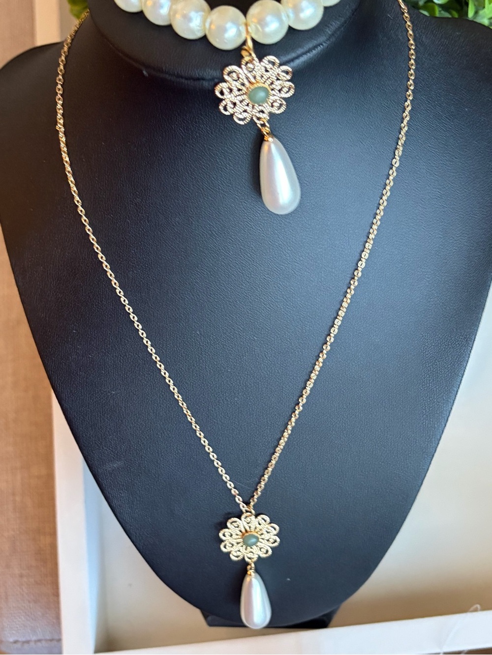 Gold Filigree Necklace with White Pearl Teardrop Accent and stretch bracelet